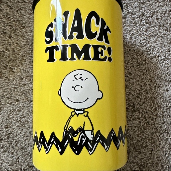 SNOOPY PEANUTS CHARLIE BROWN CERAMIC Treat JAR Treat Canister 2021 Yellow Black - Picture 2 of 8